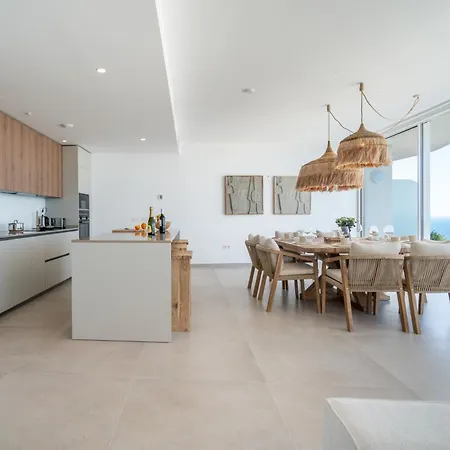 Panoramic Sea View 4 Bedroom Stupa Duplex With Jacuzzi